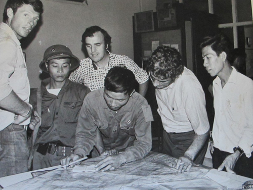 Văn phòng hãng thông tấn AP ở Sài Gòn chiều 30-4-1975
